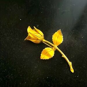 Vintage 1970’s Brushed Gold Tone Textured Rose Brooch